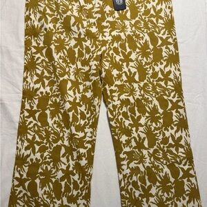 Stylish Women's Patterned Cropped Pants